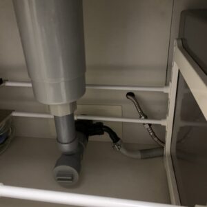 シンク下フロントオープン食洗機交換　配管確認